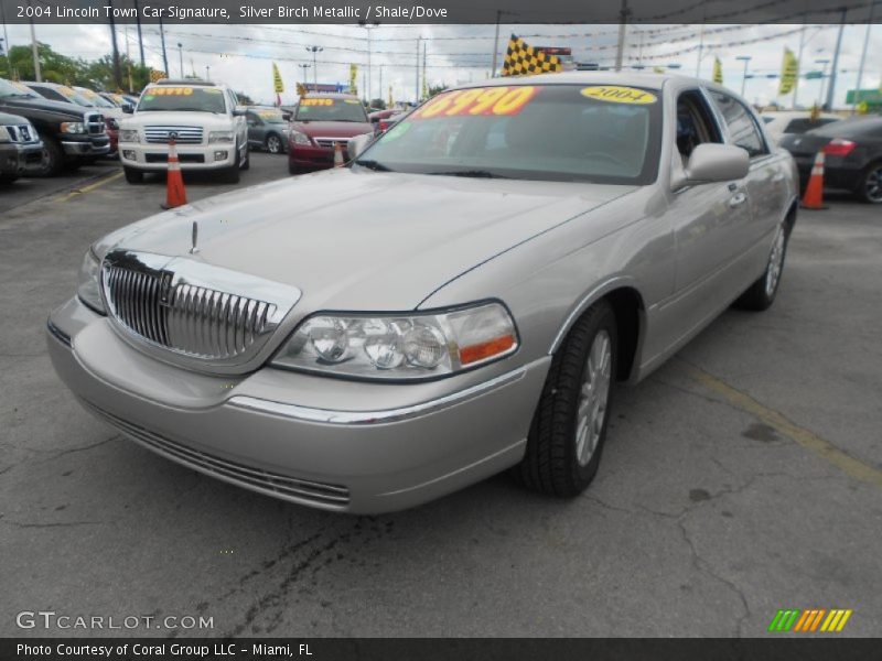 Silver Birch Metallic / Shale/Dove 2004 Lincoln Town Car Signature