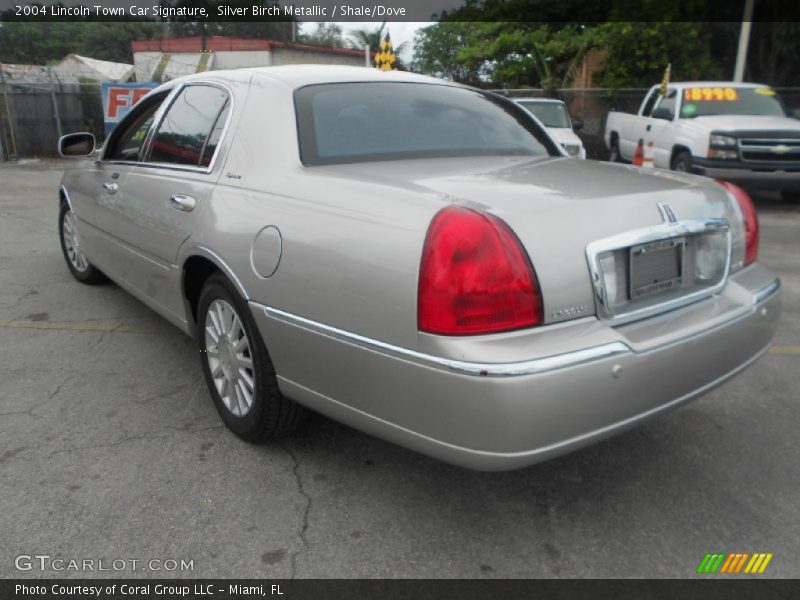 Silver Birch Metallic / Shale/Dove 2004 Lincoln Town Car Signature