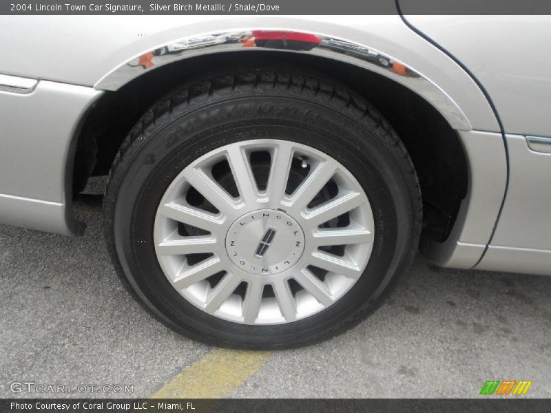 Silver Birch Metallic / Shale/Dove 2004 Lincoln Town Car Signature