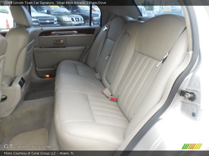 Silver Birch Metallic / Shale/Dove 2004 Lincoln Town Car Signature
