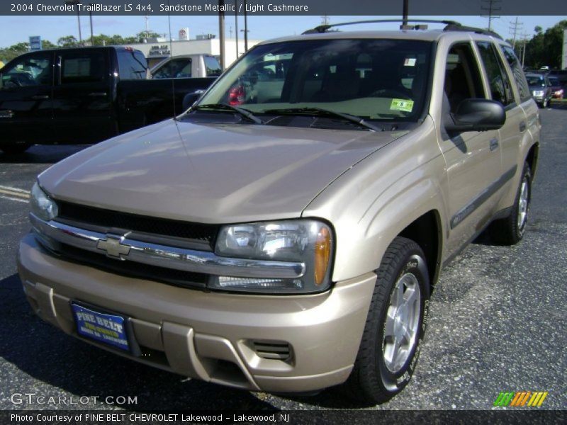 Sandstone Metallic / Light Cashmere 2004 Chevrolet TrailBlazer LS 4x4