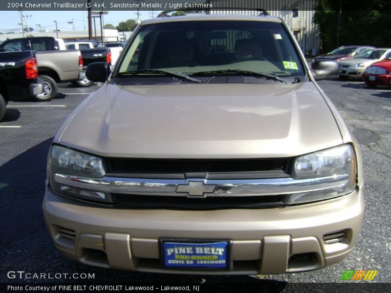 Sandstone Metallic / Light Cashmere 2004 Chevrolet TrailBlazer LS 4x4