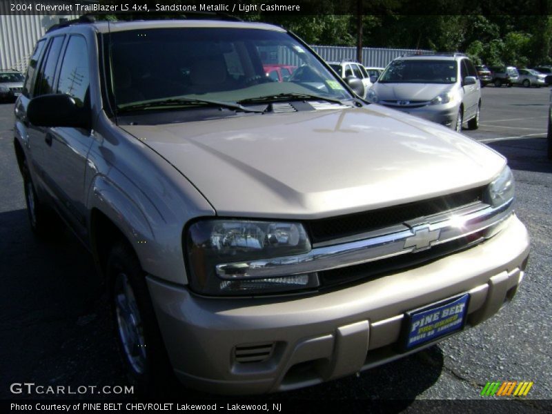 Sandstone Metallic / Light Cashmere 2004 Chevrolet TrailBlazer LS 4x4