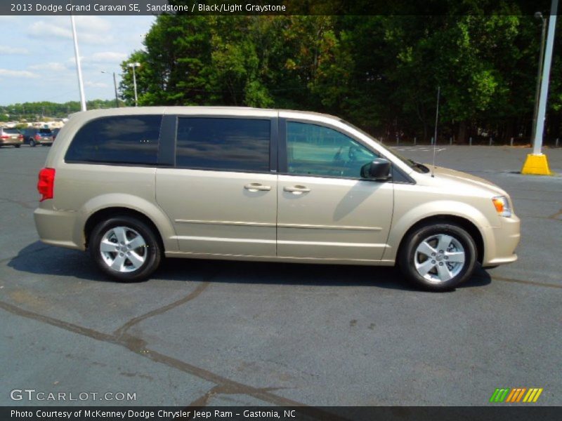 Sandstone / Black/Light Graystone 2013 Dodge Grand Caravan SE