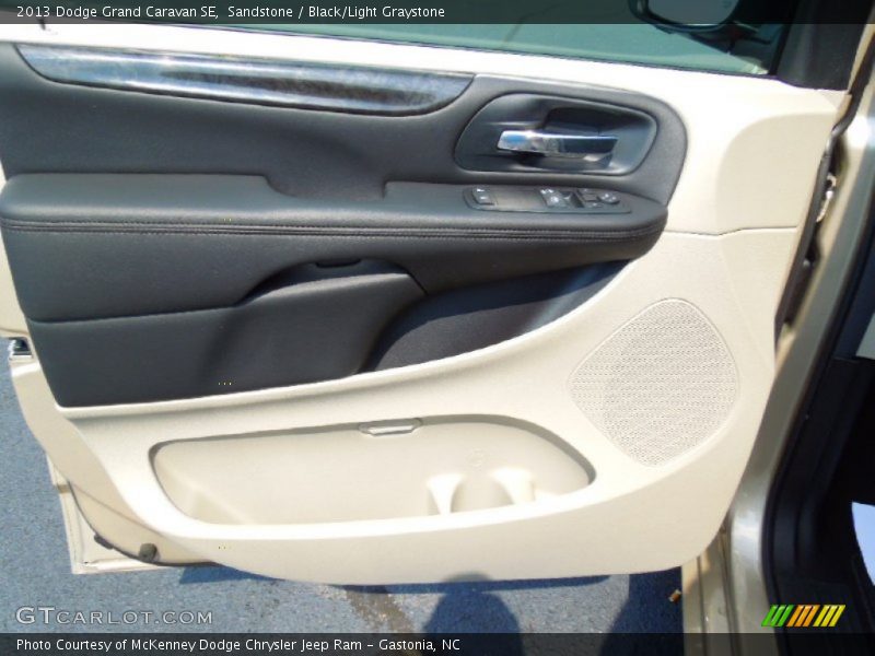 Sandstone / Black/Light Graystone 2013 Dodge Grand Caravan SE