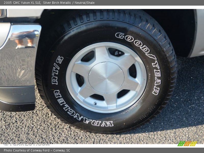 Silver Birch Metallic / Neutral/Shale 2005 GMC Yukon XL SLE