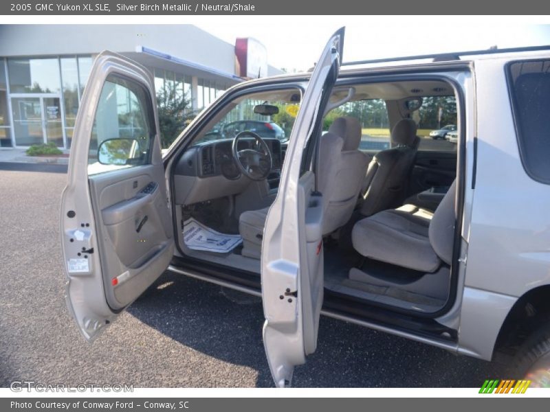 Silver Birch Metallic / Neutral/Shale 2005 GMC Yukon XL SLE