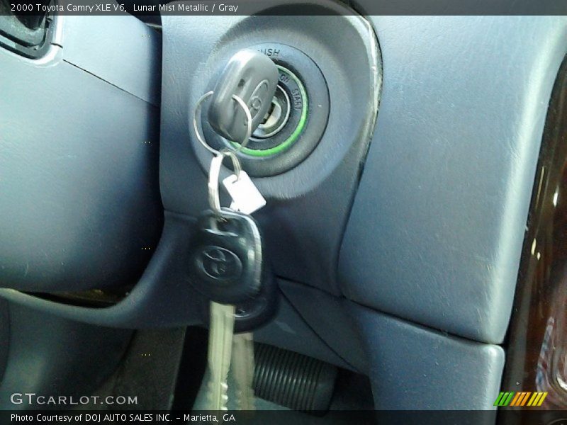 Lunar Mist Metallic / Gray 2000 Toyota Camry XLE V6