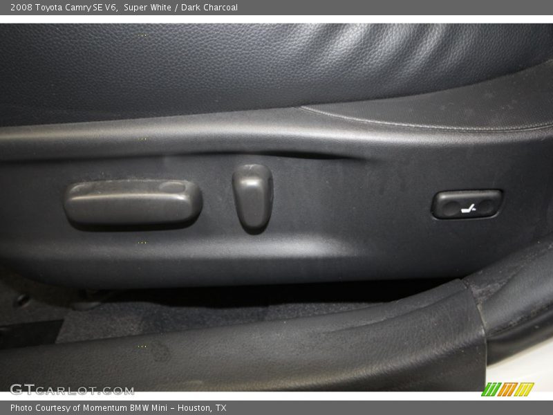 Super White / Dark Charcoal 2008 Toyota Camry SE V6