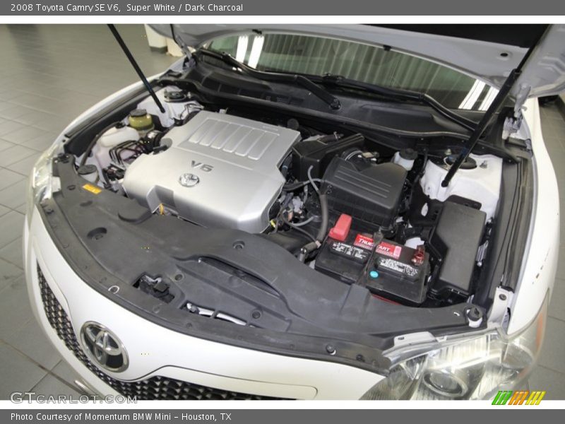 Super White / Dark Charcoal 2008 Toyota Camry SE V6