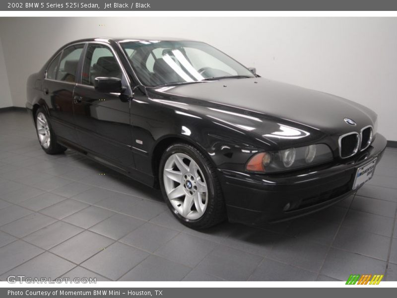 Front 3/4 View of 2002 5 Series 525i Sedan