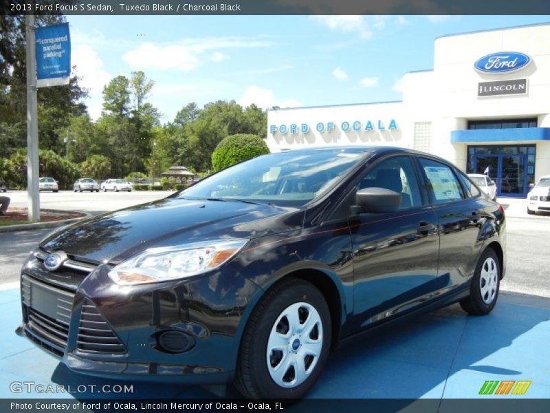 Tuxedo Black / Charcoal Black 2013 Ford Focus S Sedan