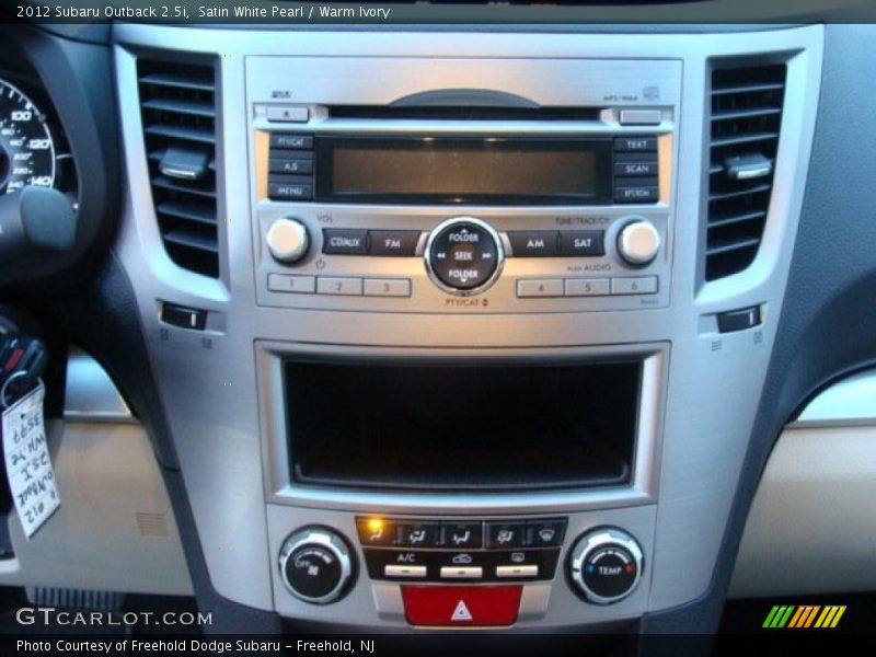 Satin White Pearl / Warm Ivory 2012 Subaru Outback 2.5i