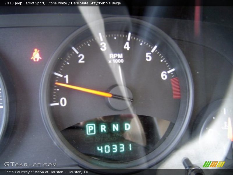Stone White / Dark Slate Gray/Pebble Beige 2010 Jeep Patriot Sport