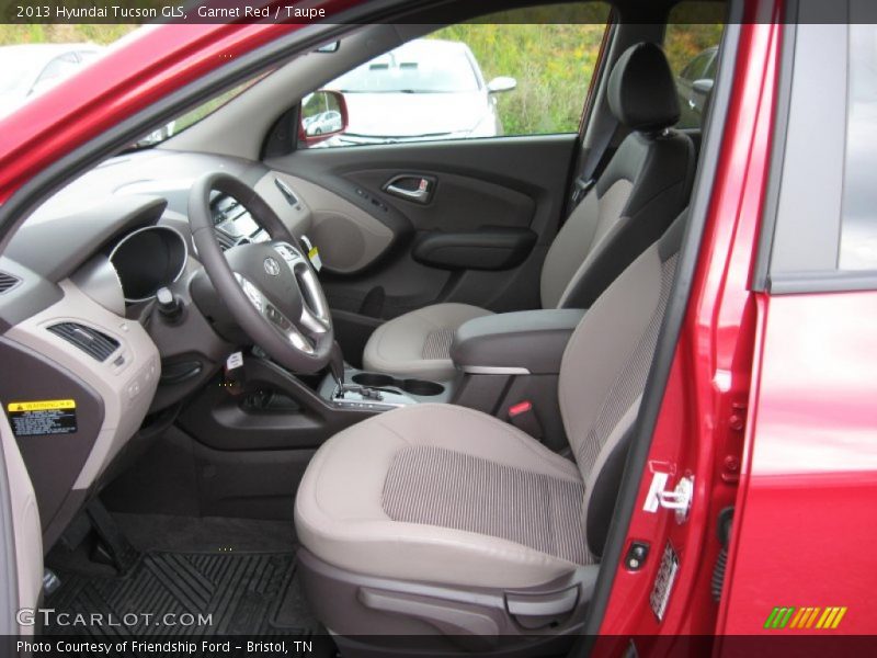 Garnet Red / Taupe 2013 Hyundai Tucson GLS