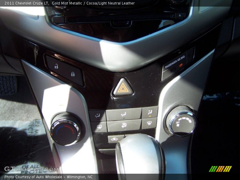 Gold Mist Metallic / Cocoa/Light Neutral Leather 2011 Chevrolet Cruze LT