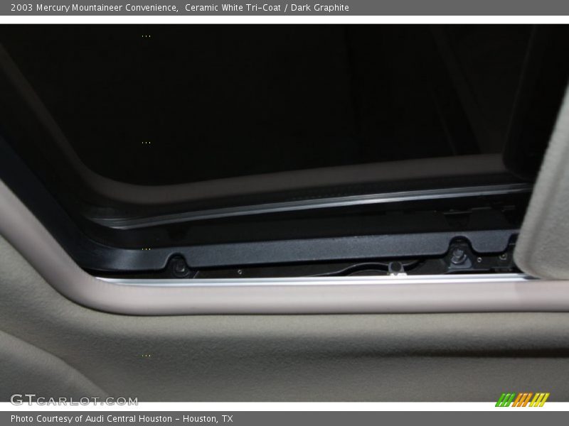 Ceramic White Tri-Coat / Dark Graphite 2003 Mercury Mountaineer Convenience