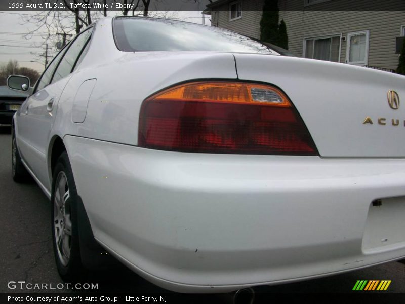 Taffeta White / Ebony 1999 Acura TL 3.2