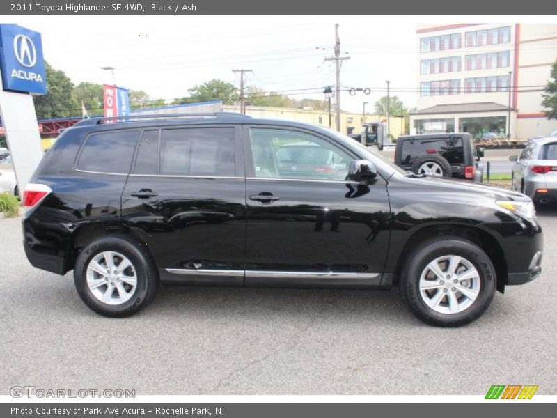 Black / Ash 2011 Toyota Highlander SE 4WD