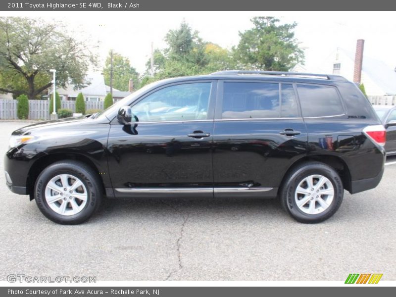 Black / Ash 2011 Toyota Highlander SE 4WD
