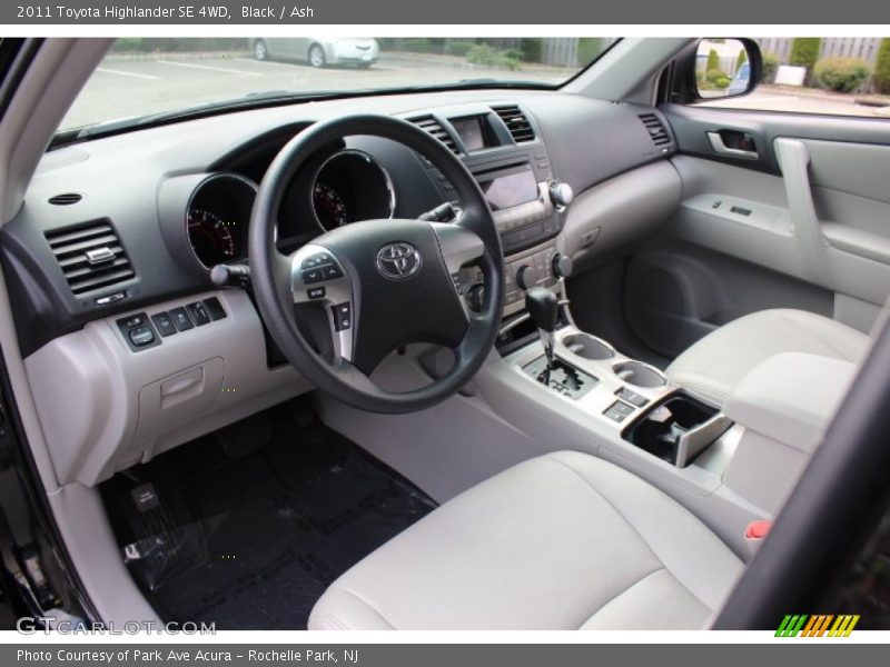Black / Ash 2011 Toyota Highlander SE 4WD