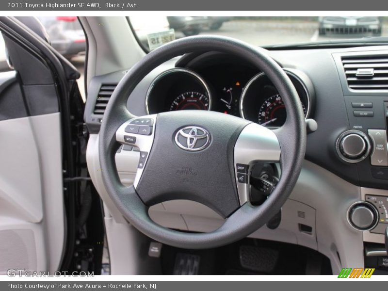 Black / Ash 2011 Toyota Highlander SE 4WD