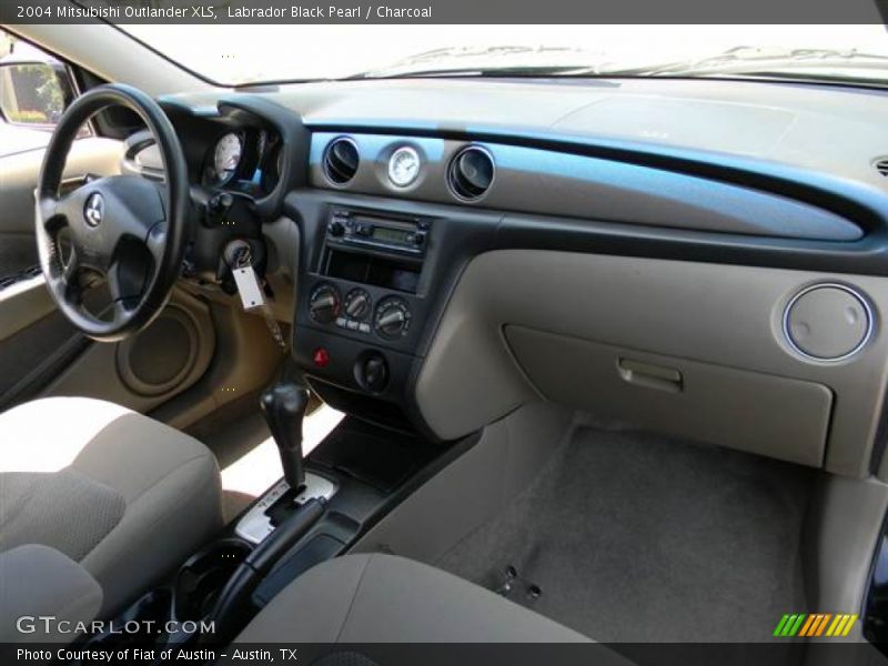 Labrador Black Pearl / Charcoal 2004 Mitsubishi Outlander XLS