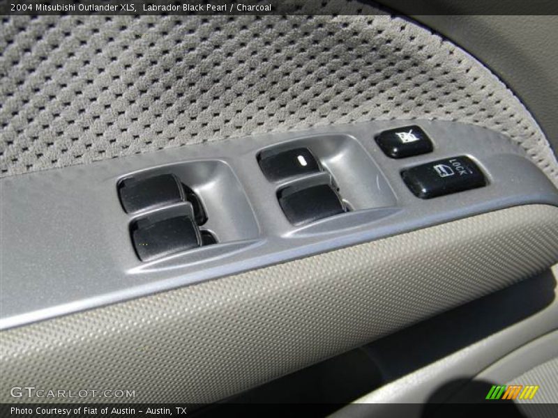 Labrador Black Pearl / Charcoal 2004 Mitsubishi Outlander XLS