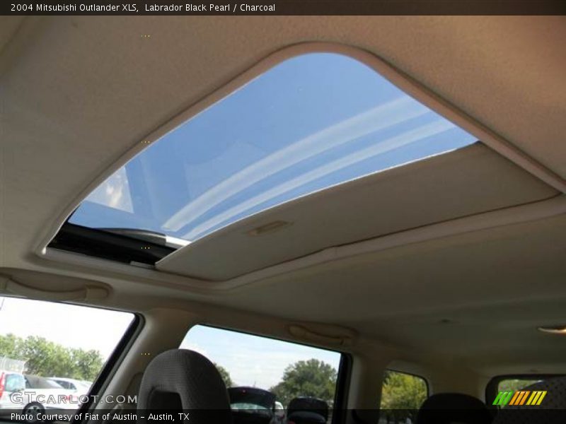 Labrador Black Pearl / Charcoal 2004 Mitsubishi Outlander XLS