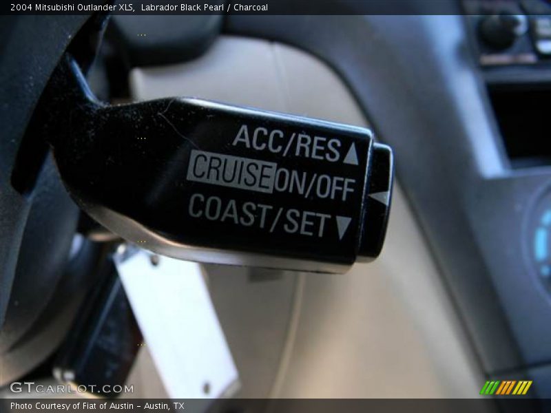 Labrador Black Pearl / Charcoal 2004 Mitsubishi Outlander XLS