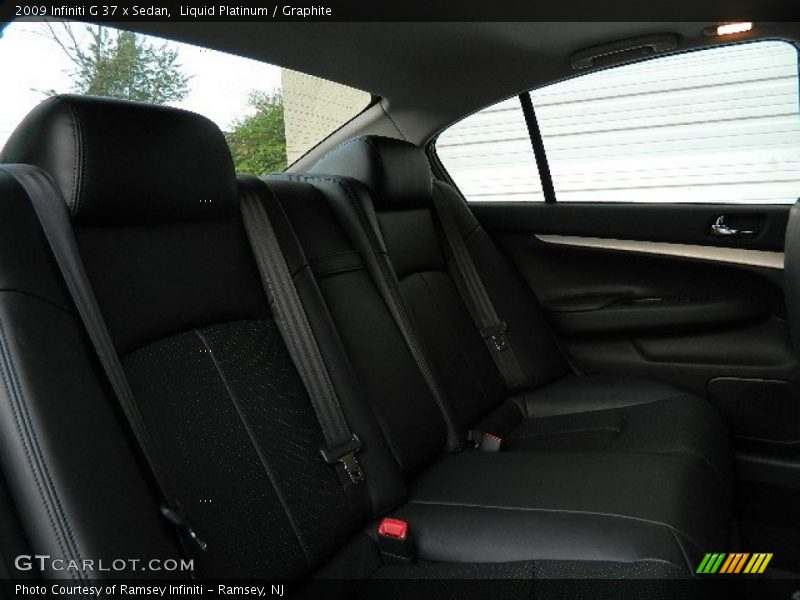 Liquid Platinum / Graphite 2009 Infiniti G 37 x Sedan