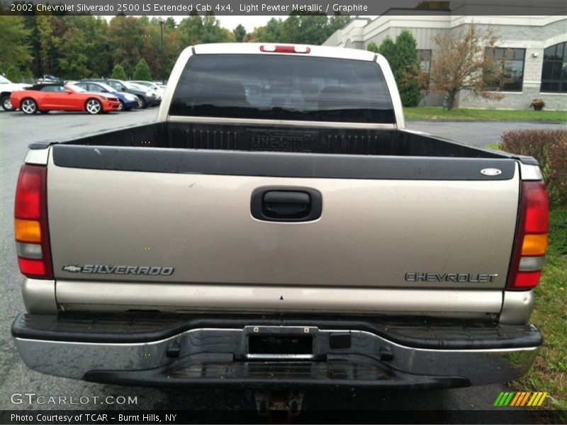 Light Pewter Metallic / Graphite 2002 Chevrolet Silverado 2500 LS Extended Cab 4x4