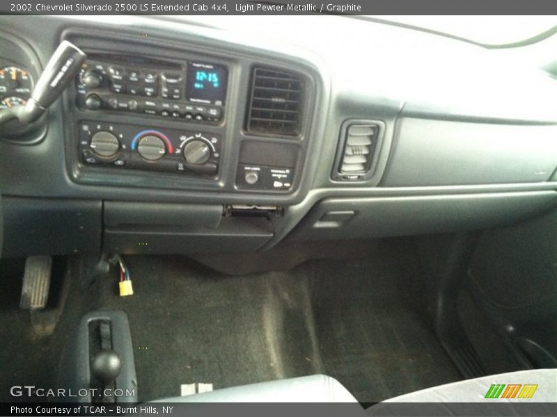 Light Pewter Metallic / Graphite 2002 Chevrolet Silverado 2500 LS Extended Cab 4x4