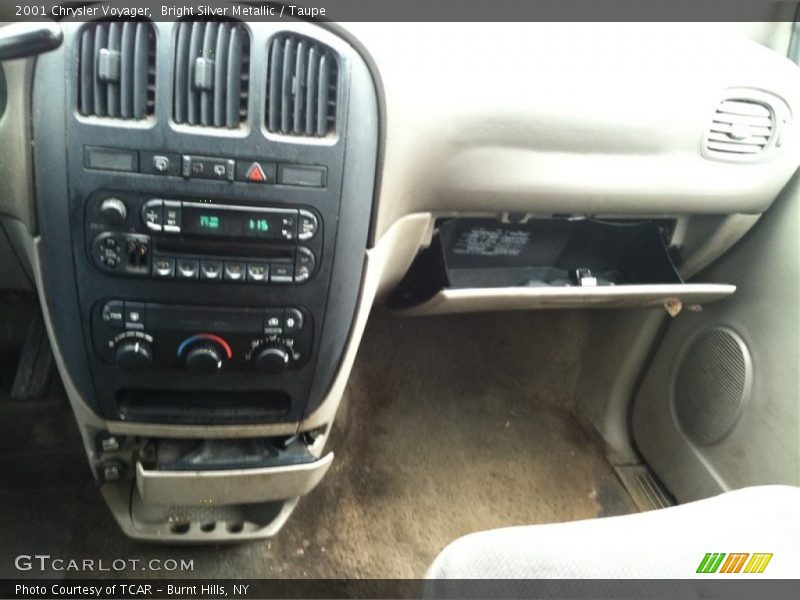 Bright Silver Metallic / Taupe 2001 Chrysler Voyager