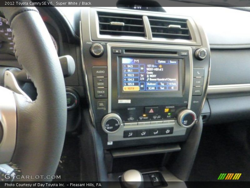 Super White / Black 2012 Toyota Camry SE V6