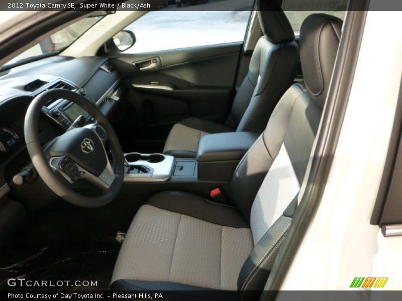 Super White / Black/Ash 2012 Toyota Camry SE