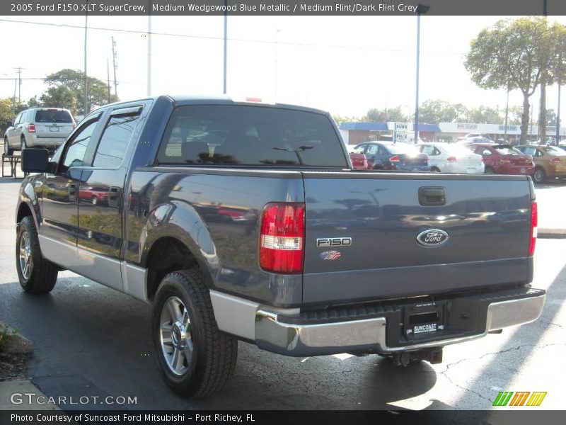 Medium Wedgewood Blue Metallic / Medium Flint/Dark Flint Grey 2005 Ford F150 XLT SuperCrew