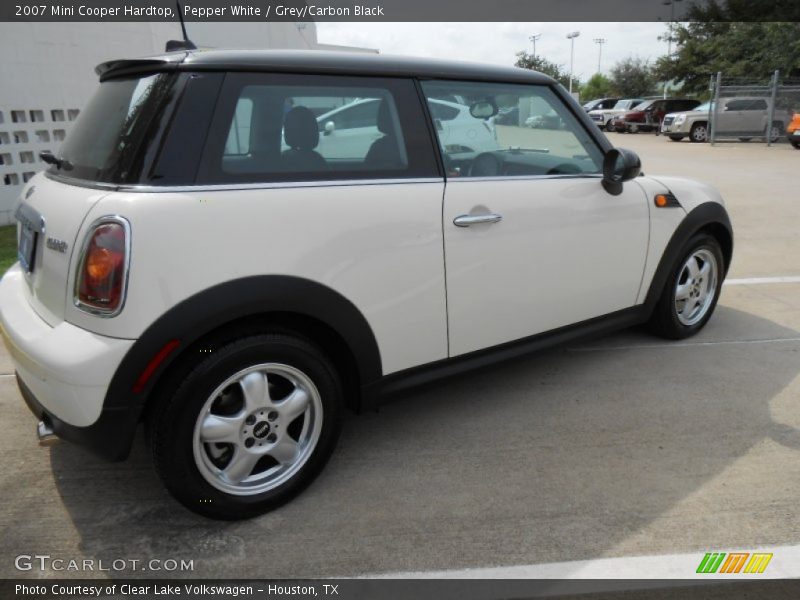 Pepper White / Grey/Carbon Black 2007 Mini Cooper Hardtop
