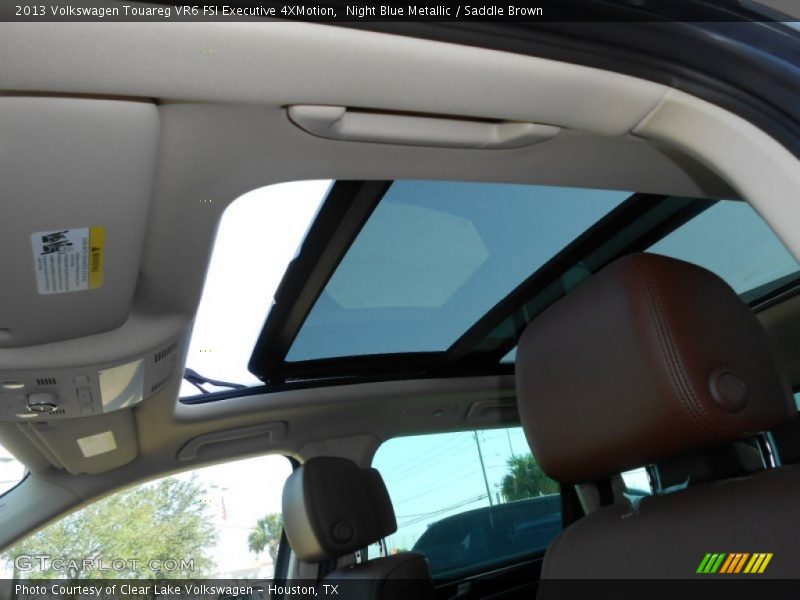 Sunroof of 2013 Touareg VR6 FSI Executive 4XMotion