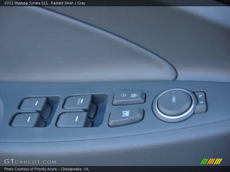Radiant Silver / Gray 2011 Hyundai Sonata GLS