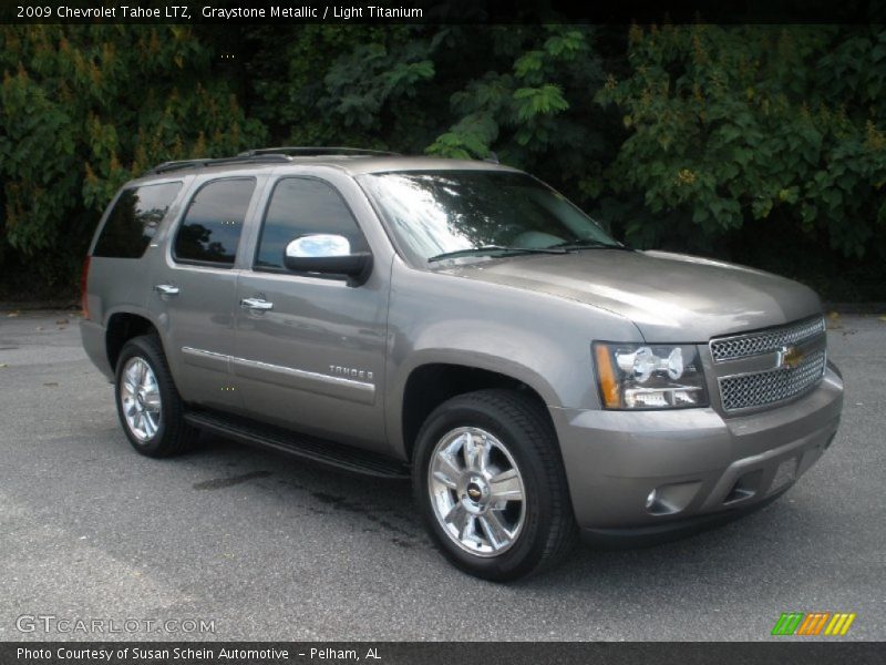 Front 3/4 View of 2009 Tahoe LTZ