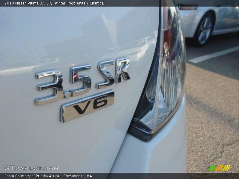 Winter Frost White / Charcoal 2010 Nissan Altima 3.5 SR