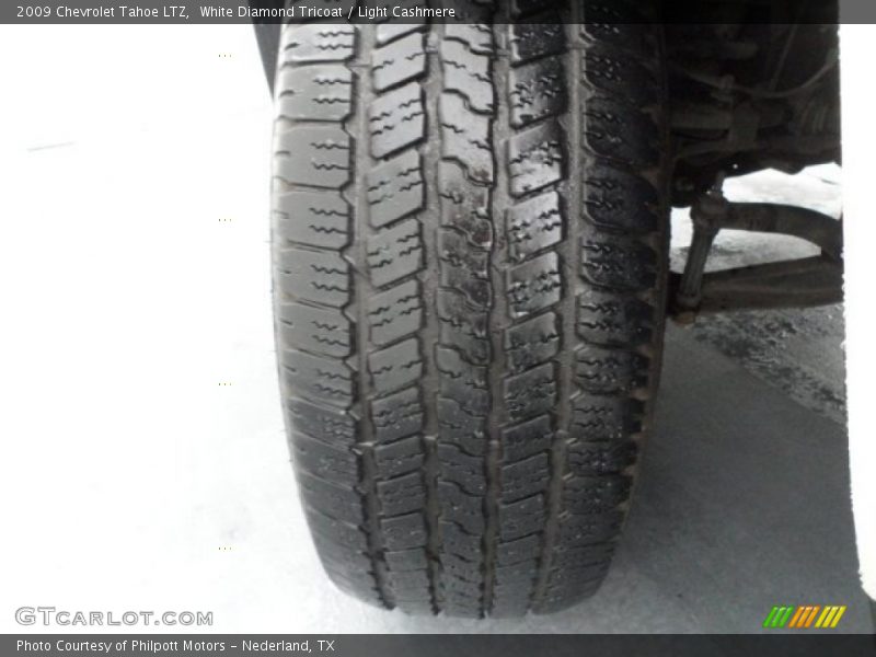 White Diamond Tricoat / Light Cashmere 2009 Chevrolet Tahoe LTZ