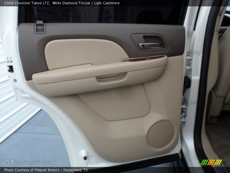 Door Panel of 2009 Tahoe LTZ