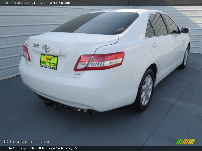 Super White / Bisque 2011 Toyota Camry LE