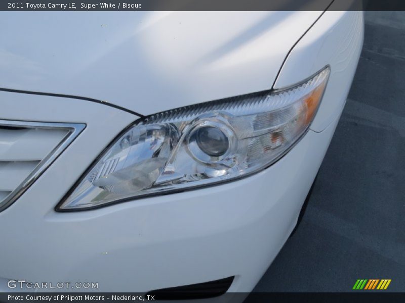 Super White / Bisque 2011 Toyota Camry LE