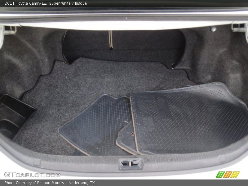 Super White / Bisque 2011 Toyota Camry LE