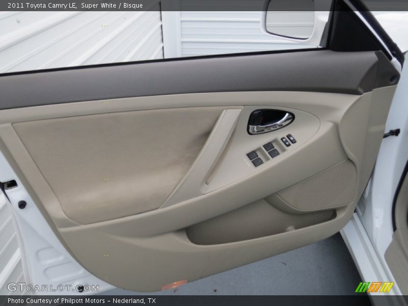 Super White / Bisque 2011 Toyota Camry LE