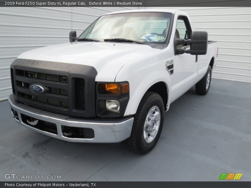 Oxford White / Medium Stone 2009 Ford F250 Super Duty XL Regular Cab