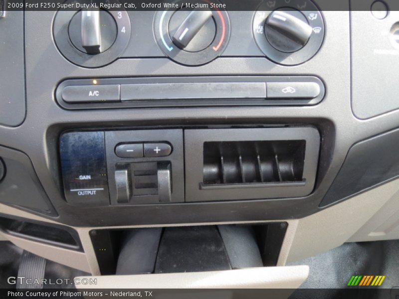 Controls of 2009 F250 Super Duty XL Regular Cab